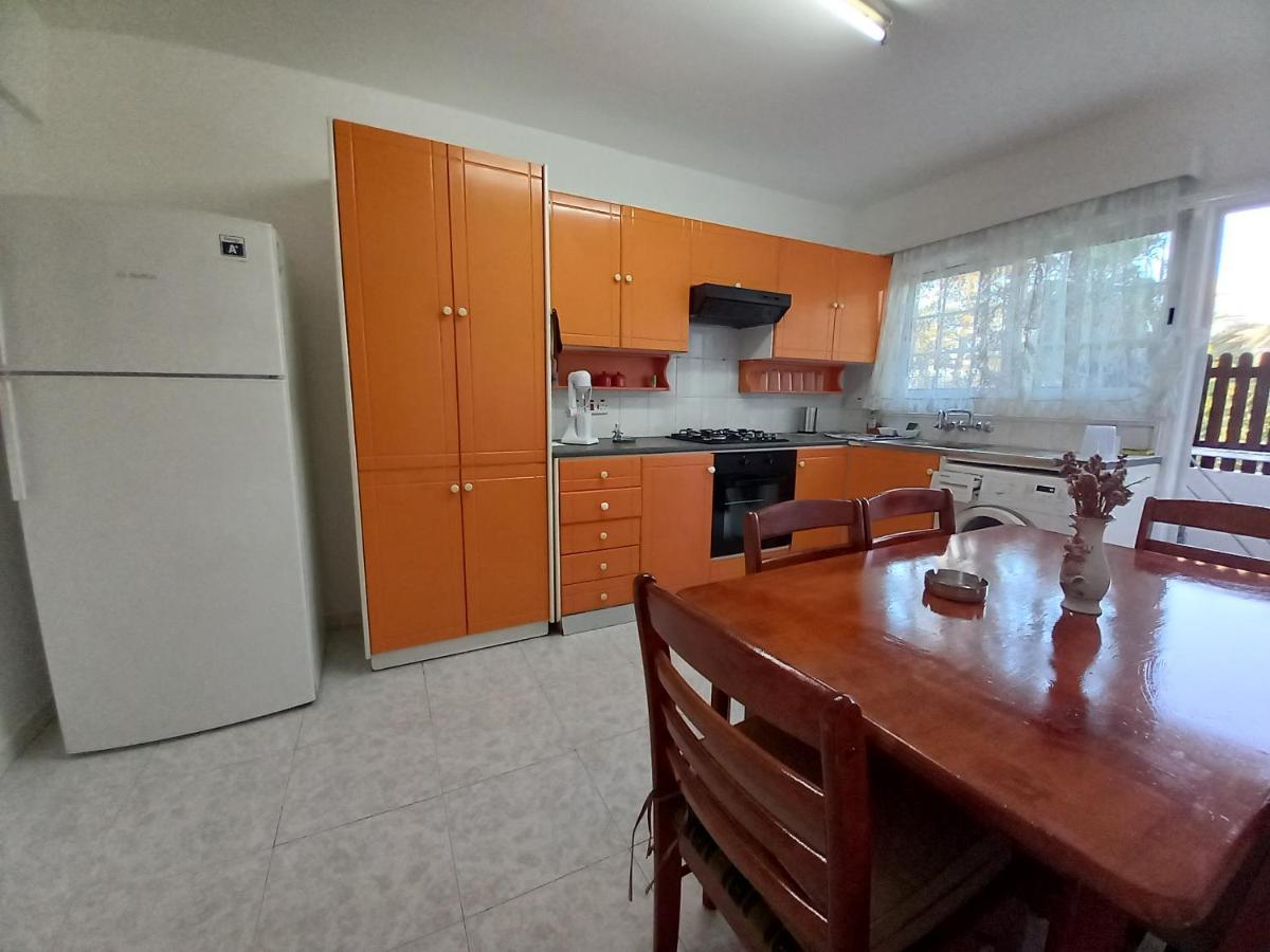 2 Bedroom Apartment Near Finikoudes Larnaca Ngoại thất bức ảnh